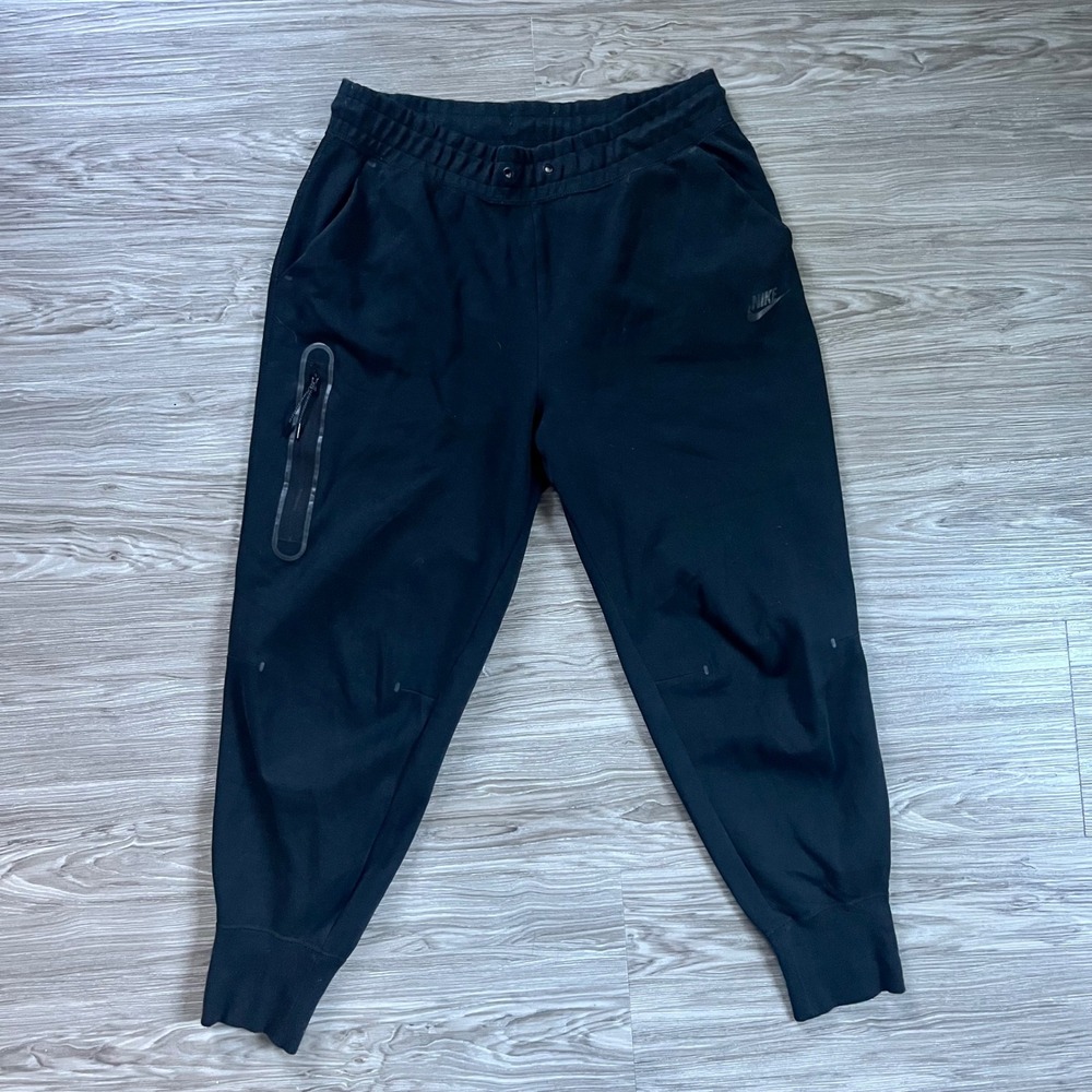 Nike Tech Fleece Joggers Mens Large Black Tapered Sweatpants CW4292-010